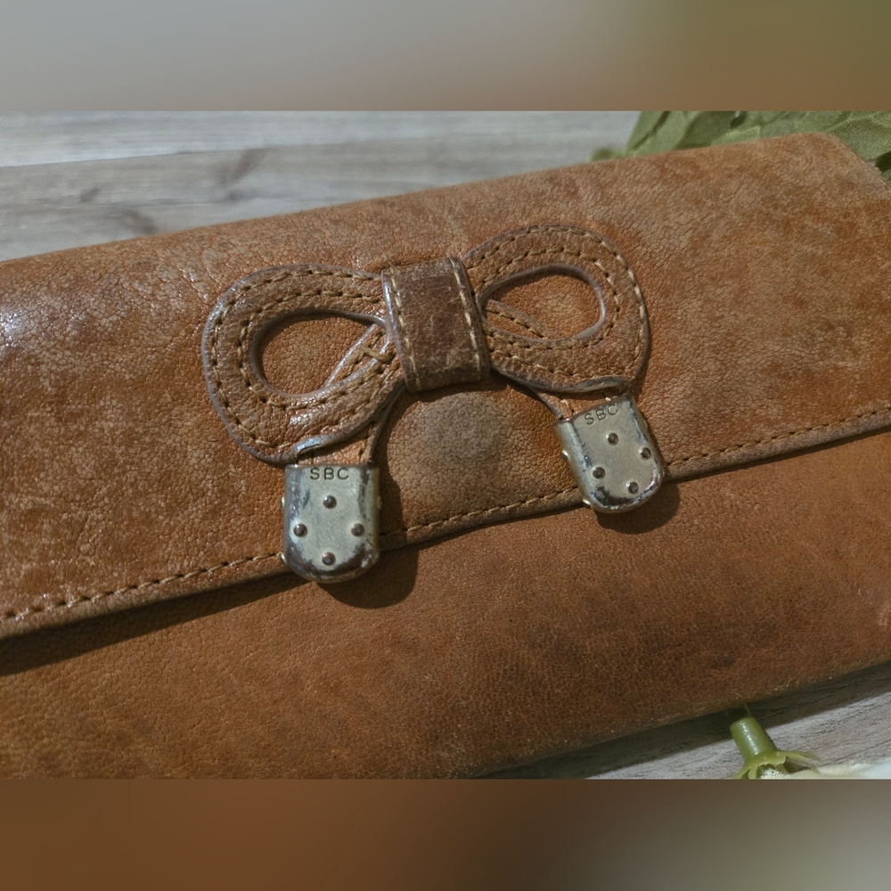 VINTAGE CHLOE BOW KNOT LONG WALLET - Picture 2 of 8